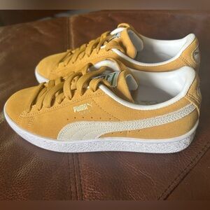 Puma Womens' Suede Classic Sneaker US 7 in Mustard Yellow